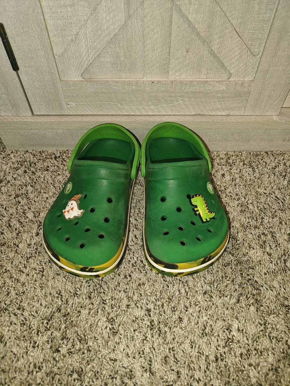 Crocs Green Camo Clogs Classic Size 1 Youth